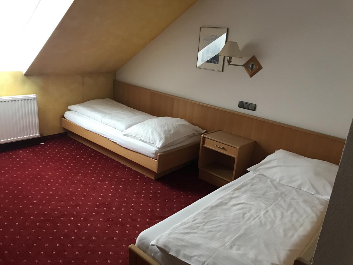 Gasthof "Zur Kanne" Markt Sankt Florian Eksteriør bilde